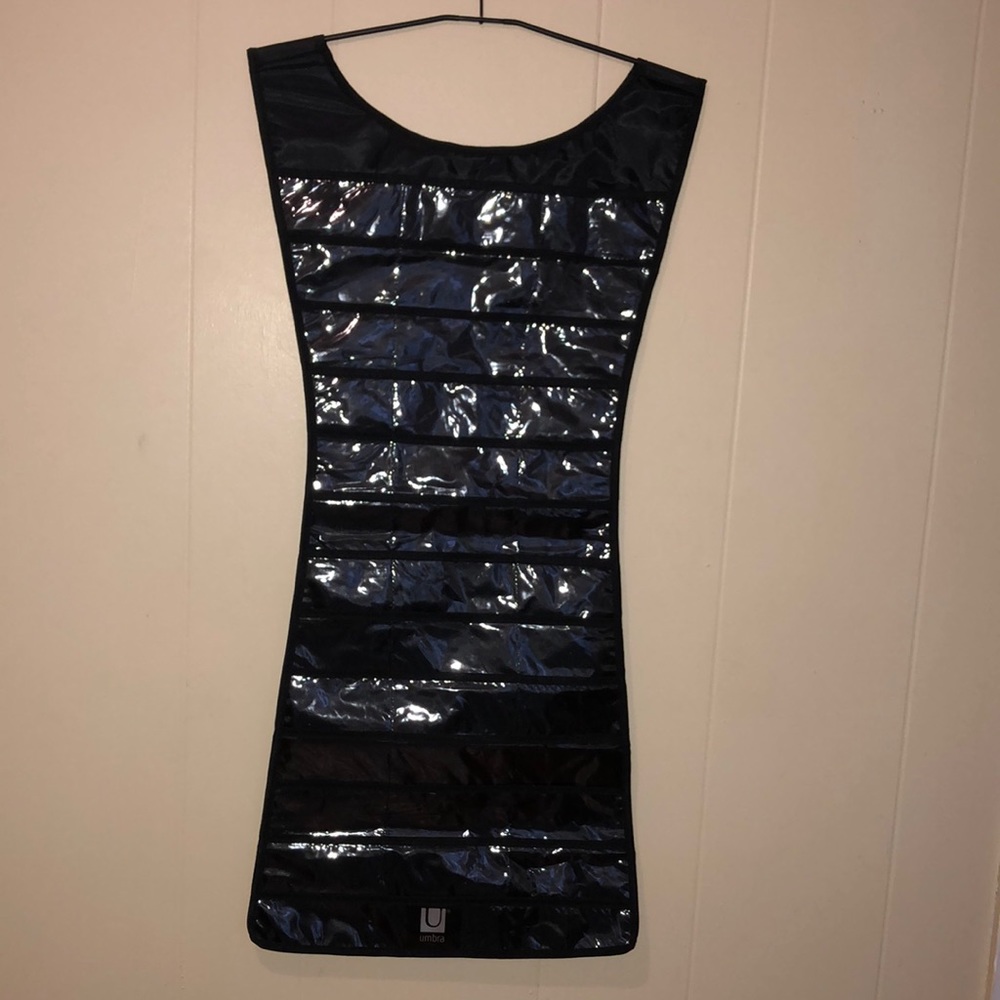 Umbra little black dress hanging jewelry organizer